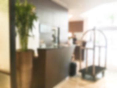 Otel lobisinde bulanıklık