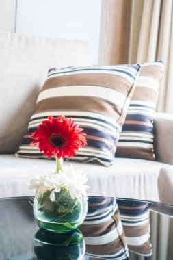 çiçek vazo dekorasyon 