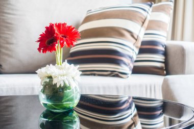 çiçek vazo dekorasyon