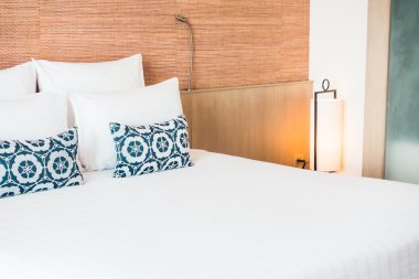 Güzel beyaz yastık