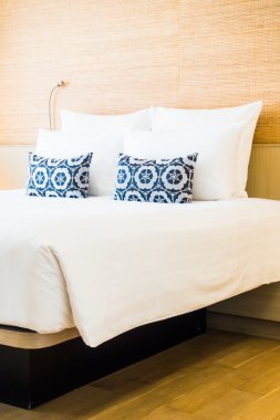 Güzel beyaz yastık