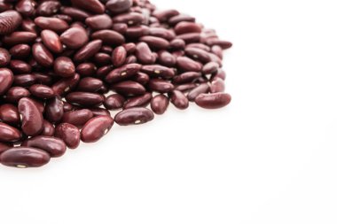 Beyaz üzerine kırmızı fasulye