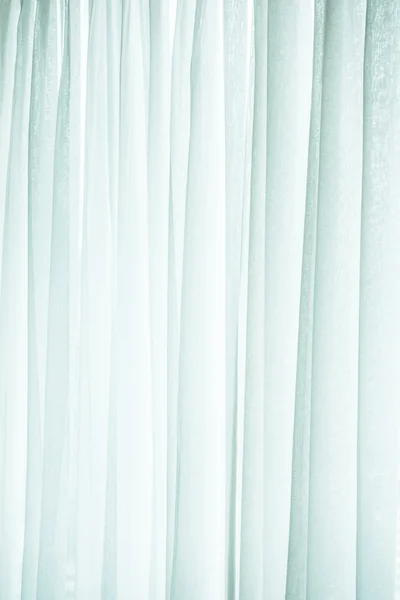 Fenster mit weißem Vorhang — Stockfoto