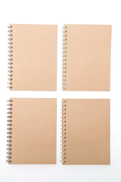 Caderno em branco sobre branco — Fotografia de Stock