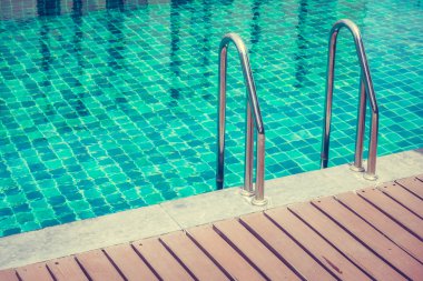 Açık Yüzme Havuzu