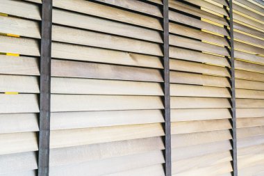 Ahşap jaluzi ve pencere