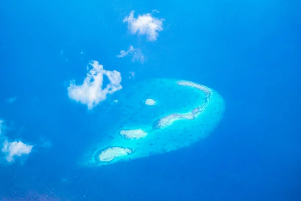 Прекрасного острова Мальдіви — стокове фото