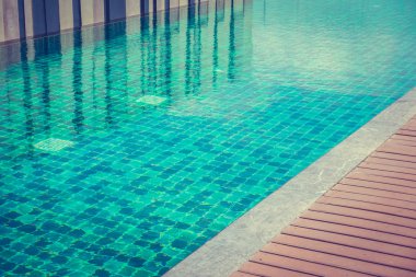 Açık Yüzme Havuzu