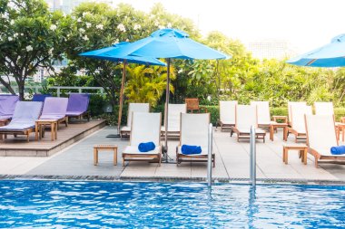 şemsiye ve sandalye