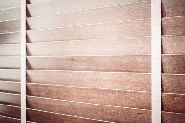 Ahşap jaluzi ve pencere