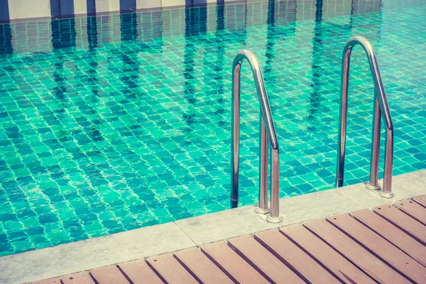 Açık Yüzme Havuzu