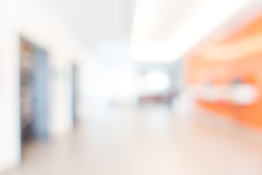 Otel lobisinde bulanıklık