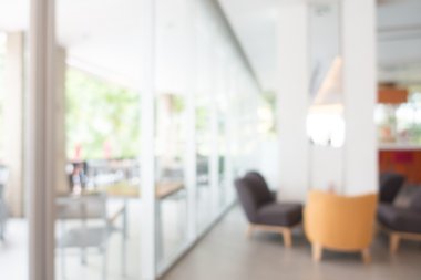 Otel lobisinde bulanıklık