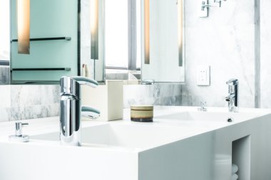 Musluk ve lavabo dekorasyon 