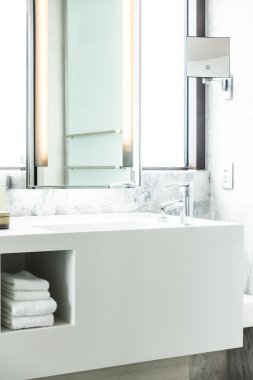 Musluk ve lavabo dekorasyon 