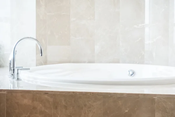 Gyönyörű luxus fehér fürdőkád — Stock Fotó
