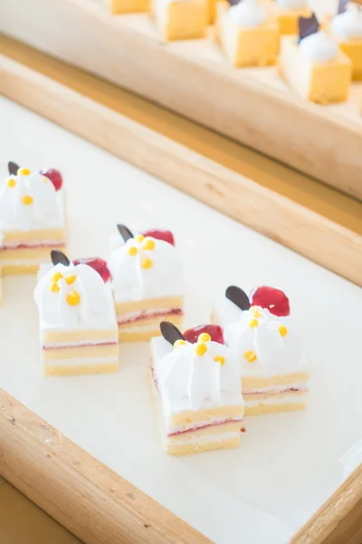 Lahodné a krásné kousky dortu — Stock fotografie