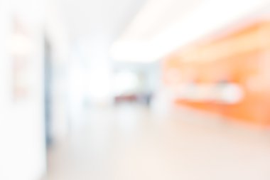 Otel lobisinde bulanıklık