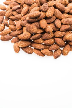 kahverengi badem tohumları 