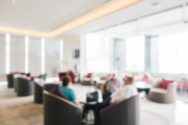 Otel lobisinde bulanıklık