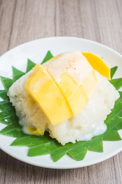 Sticky rice with mango — Stock Photo, Image