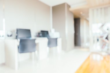 Otel lobisinde bulanıklık