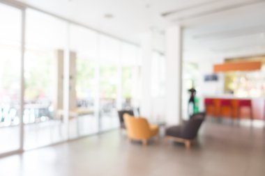 Otel lobisinde bulanıklık