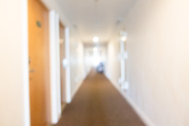 Otel lobisinde bulanıklık