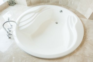 Beyaz küvet dekorasyon