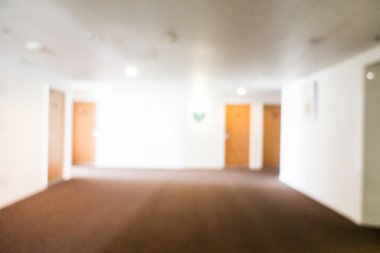 Otel lobisinde bulanıklık