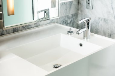 Musluk ve lavabo dekorasyon 