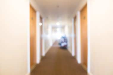 Otel lobisinde bulanıklık