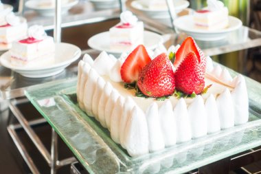 enfes Çilekli pasta