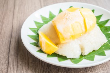 yapışkan pirinç mango ile