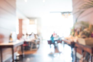 Otel lobisinde bulanıklık