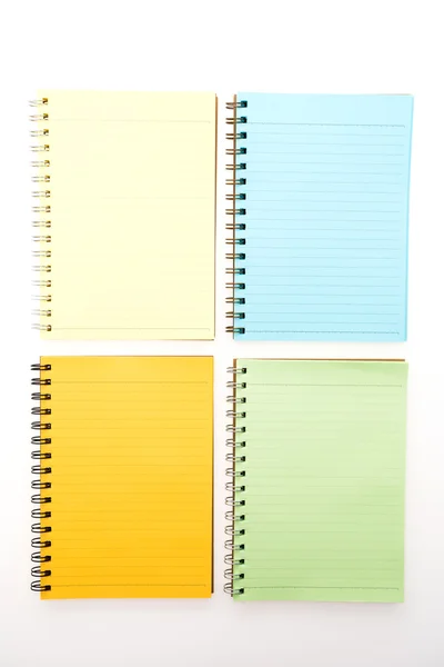 Κενό σημειωματάριο που απομονώνεται σε λευκό — Φωτογραφία Αρχείου