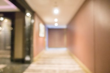 Otel lobisinde bulanıklık