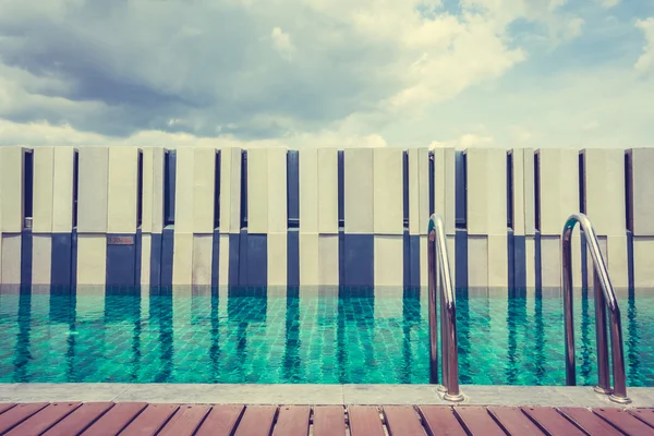 Outdoor swimming pool — Stock Photo, Image