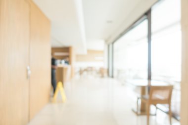 Otel lobisinde bulanıklık