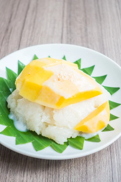 Sticky rice with mango — Stock Photo, Image