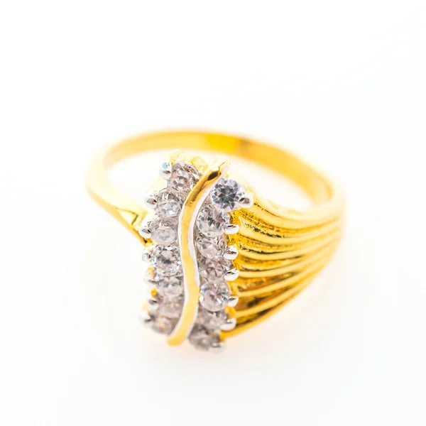 Όμορφο πολυτελές χρυσό δαχτυλίδι — Φωτογραφία Αρχείου