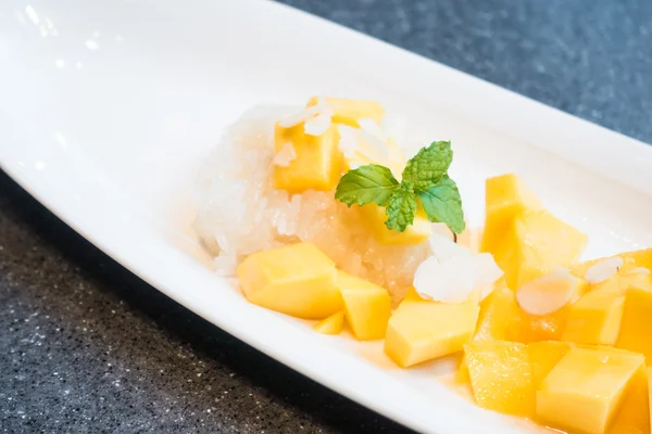 Mango con riso appiccicoso — Foto Stock