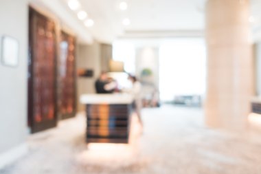 Otel lobisinde bulanıklık