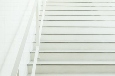 Beyaz beton merdiven