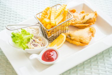 Balık ve patates kızartması ile çip