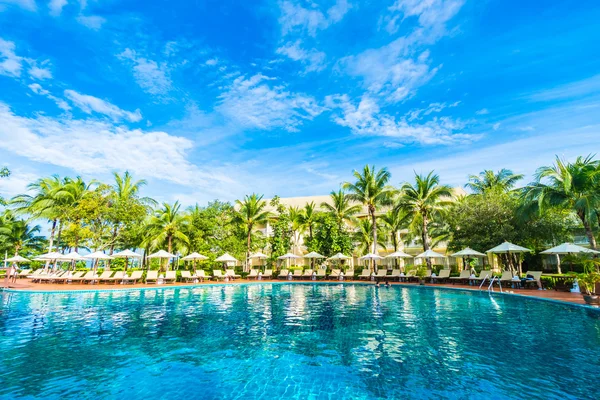 Piscina all'aperto in hotel — Foto Stock