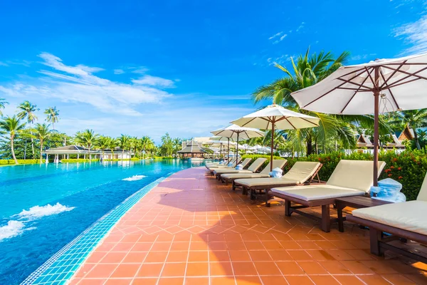 Piscina all'aperto in hotel — Foto Stock