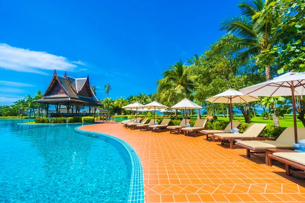 Piscina all'aperto in hotel — Foto Stock