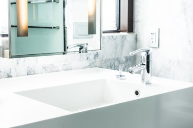 Musluk ve lavabo dekorasyon