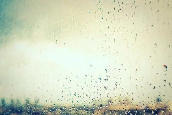 Gota de agua en el espejo — Foto de Stock